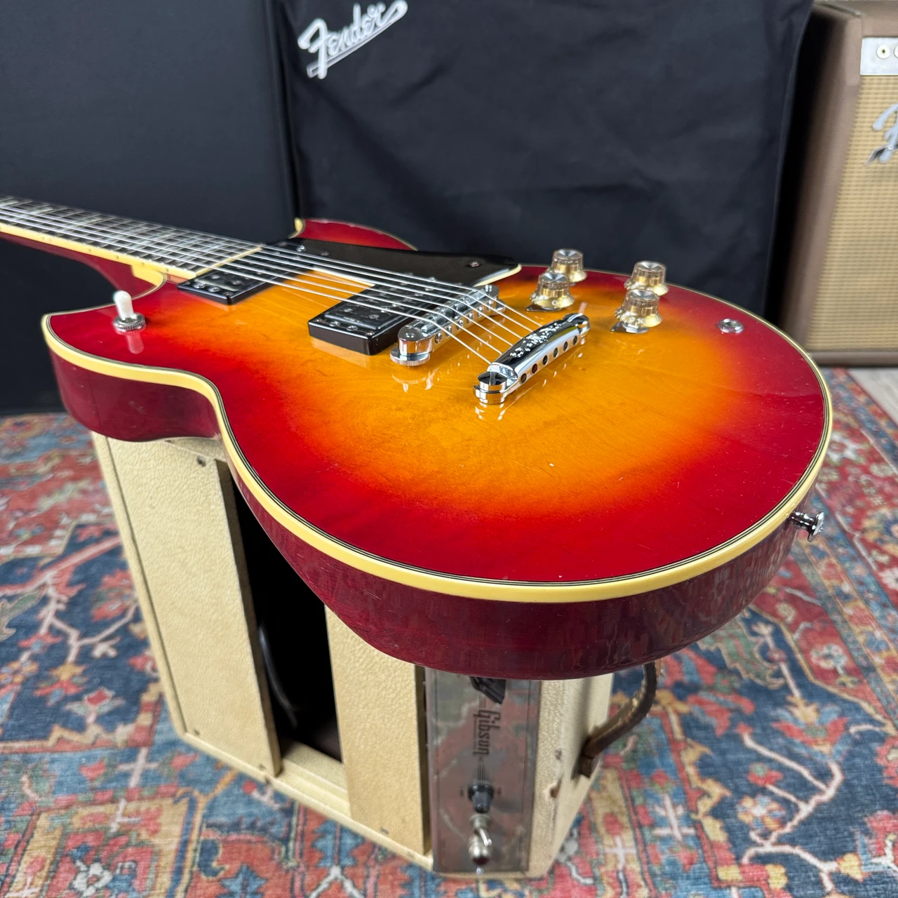 Yamaha SG700 Sunburst Made in Japan -1979