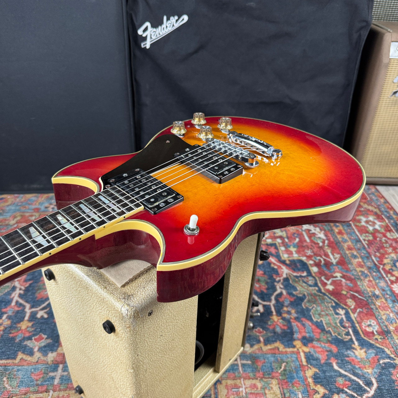Yamaha SG700 Sunburst Made in Japan -1979