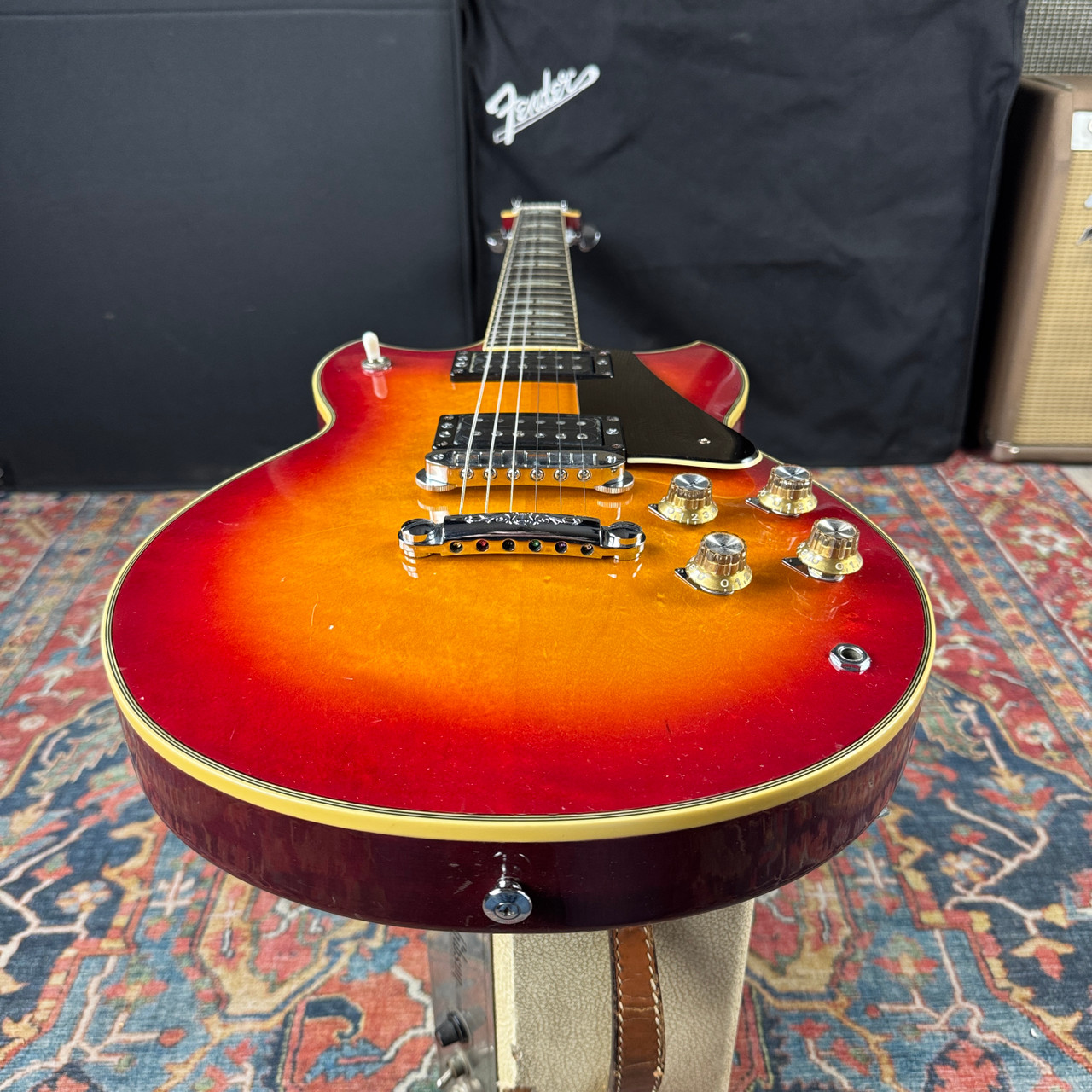 Yamaha SG700 Sunburst Made in Japan -1979
