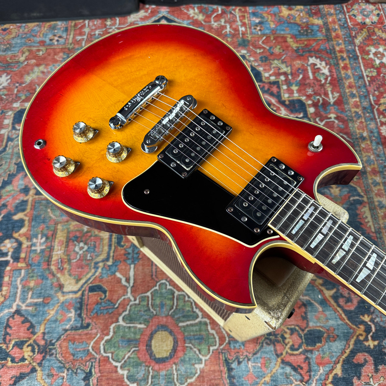 Yamaha SG700 Sunburst Made in Japan -1979