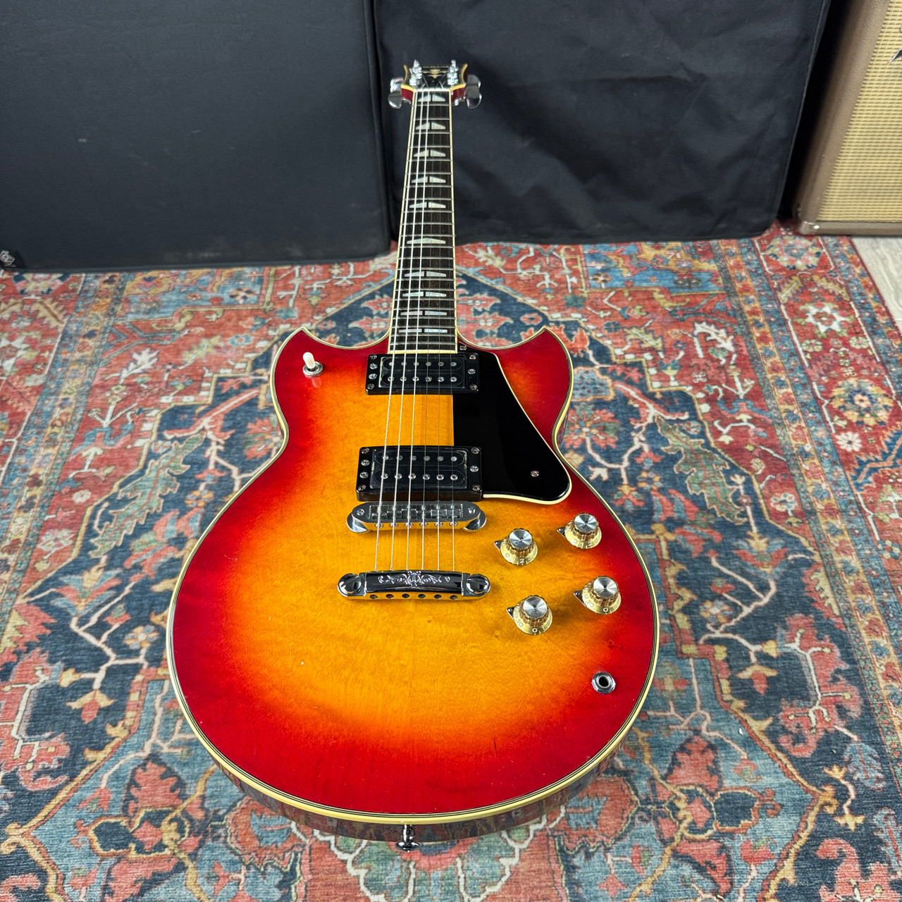 Yamaha SG700 Sunburst Made in Japan -1979
