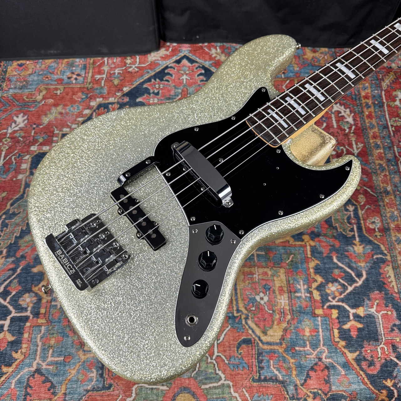【11442】FENDER JAZZ BASS JB 62 FCH /SLV Fender Limited Edition 1 of 30 Silver Sparkle Jazz Bass Model