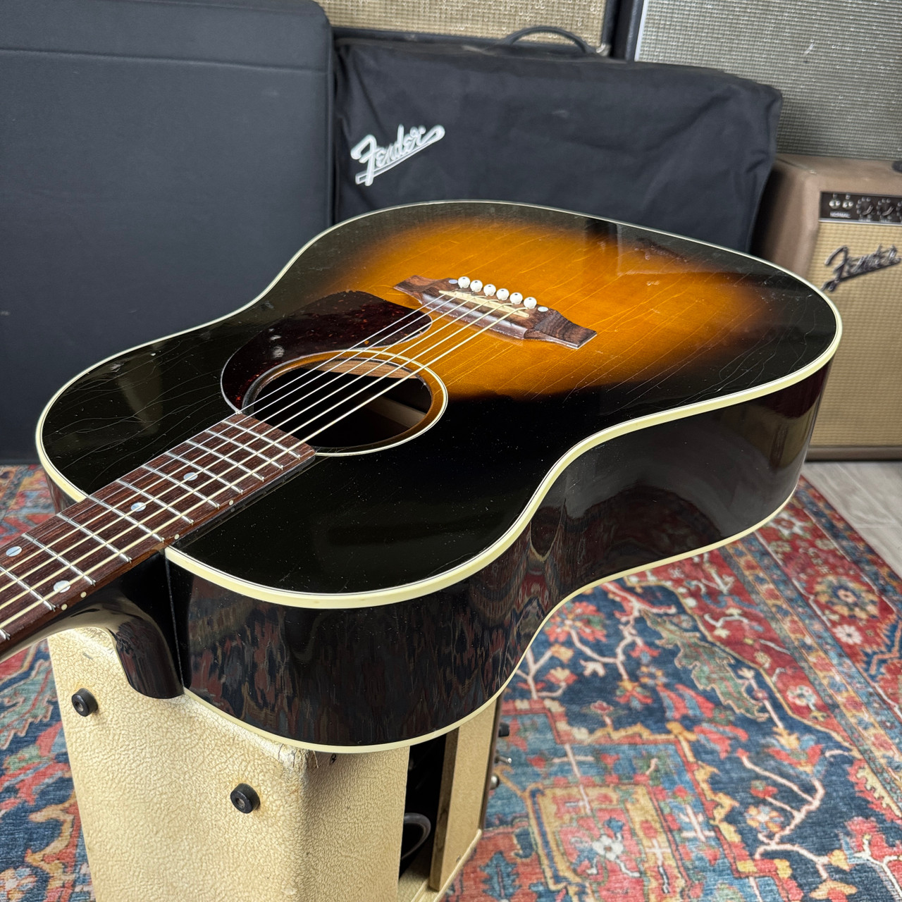 1999年製 Gibson U.S.A. Early J-45 Gibson J-45 Early Model w/50's Specs 2 Tone Sunburst - 1999