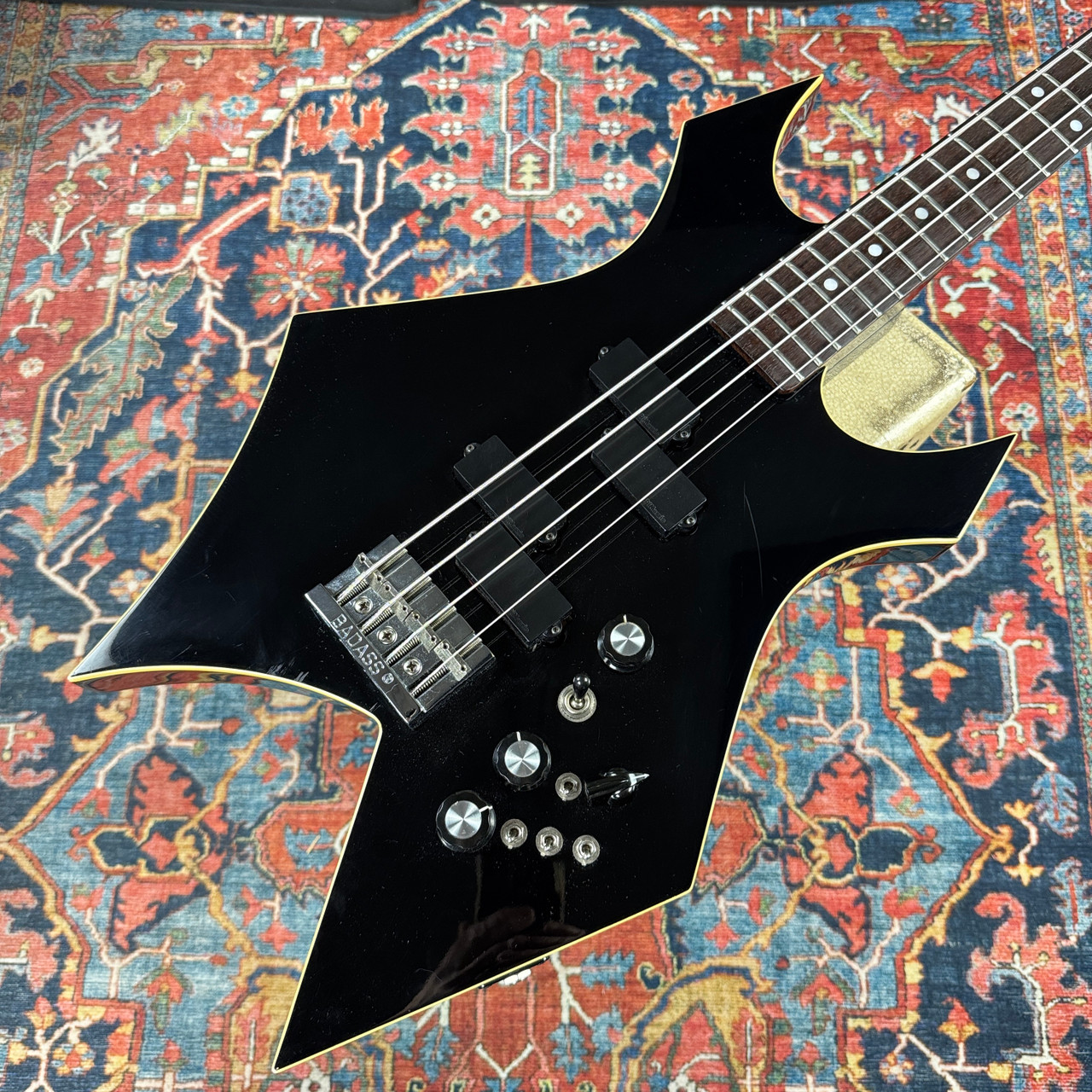 BC Rich NJ Series Warlock Bass w/DiMarzios Badass Bridge Nagoya