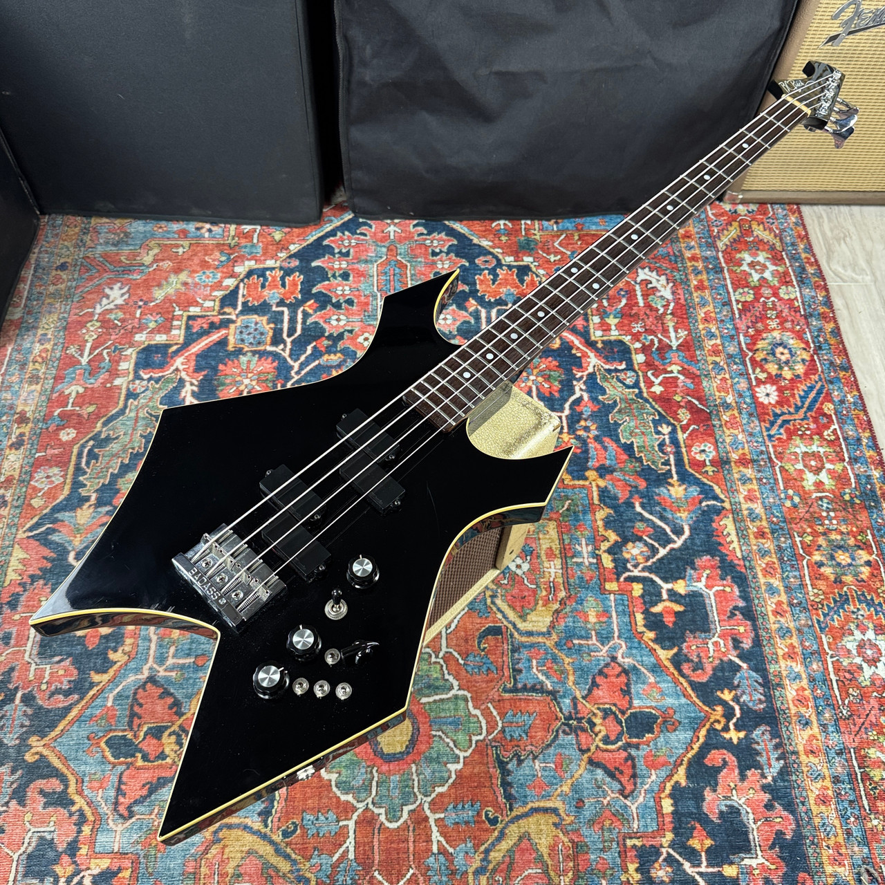 B.C Rich Warlock Bass ウォーロックベース ジャンク品 B.C Rich Warlock Bass ウォーロックベース ジャンク品 - メルカリ