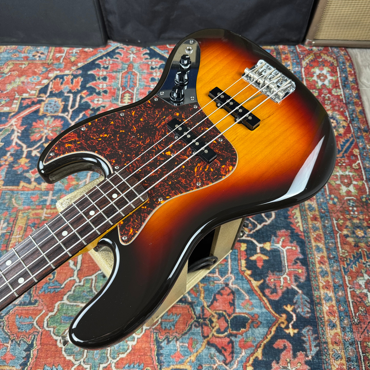 1962 Fender Jazz Bass Reissue Vintage Collection 3 Tone Sunburst