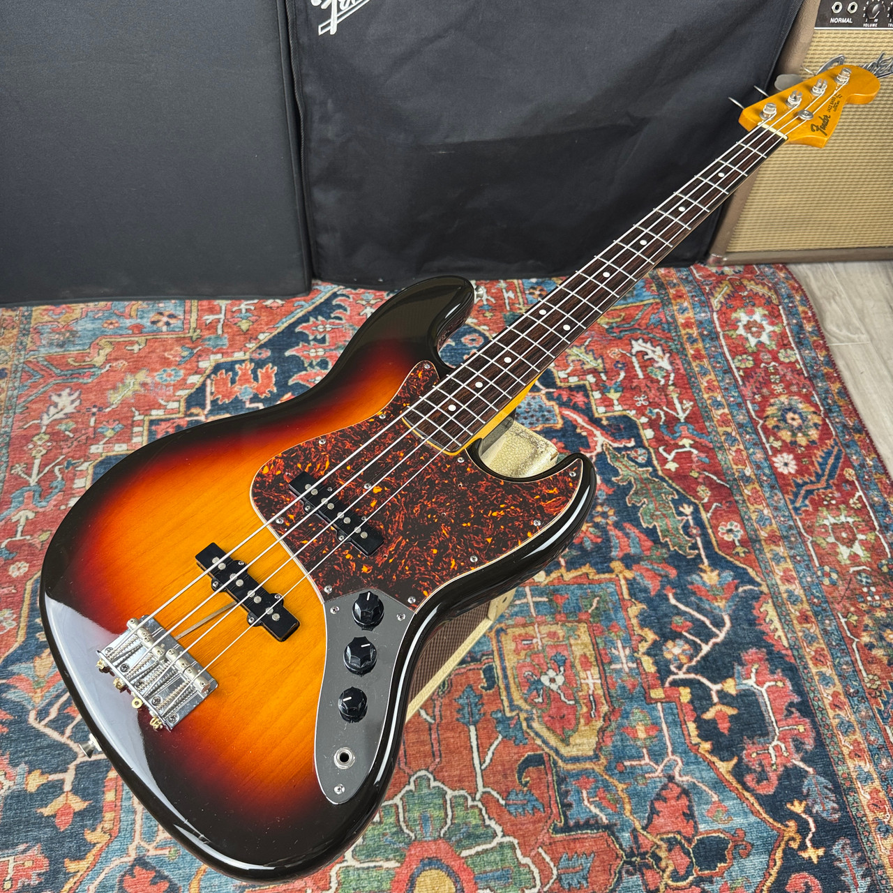 1962 Fender Jazz Bass Reissue Vintage Collection 3 Tone Sunburst