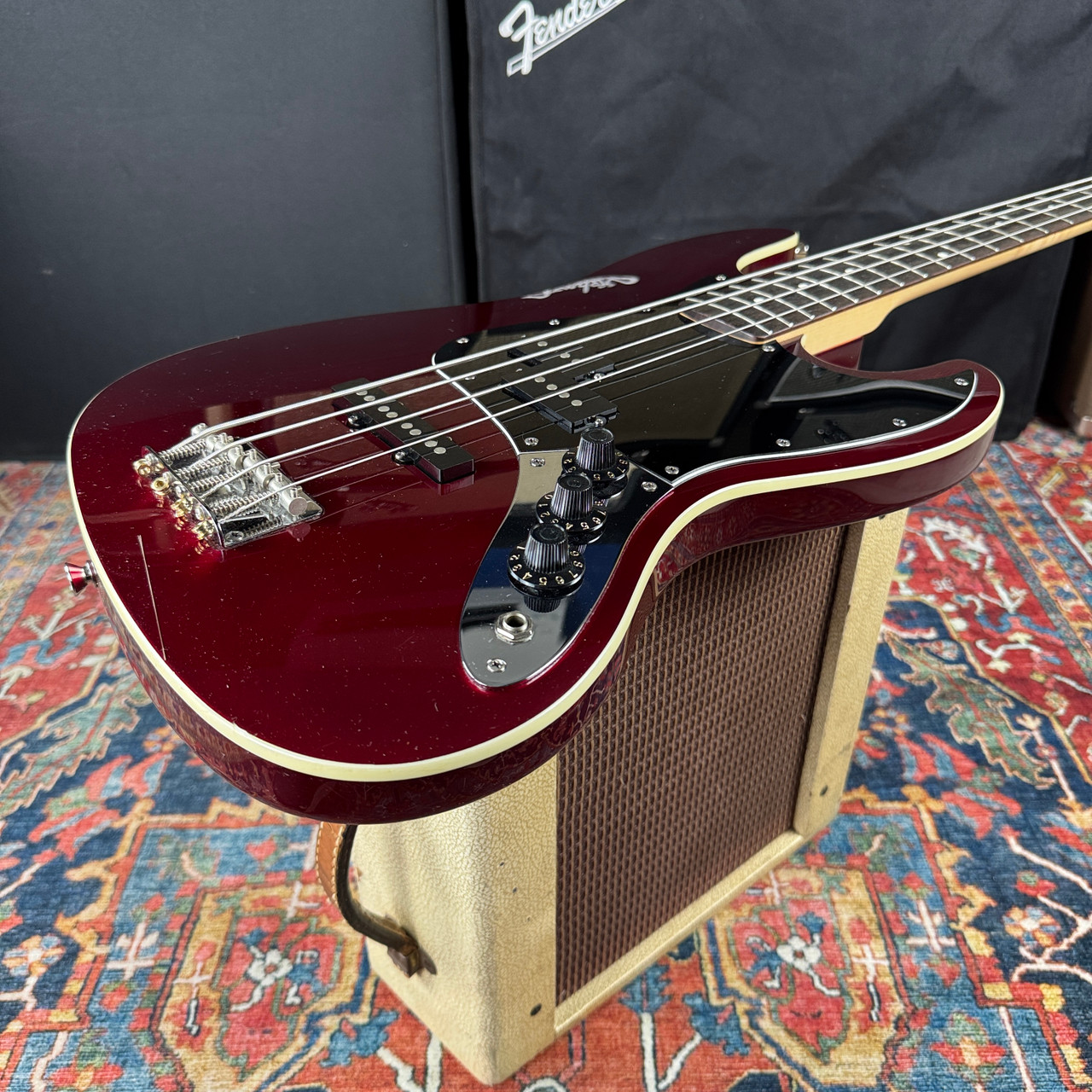 Fender Aerodyne Jazz Bass Model AJB Candy Apple Red MIJ - 2010