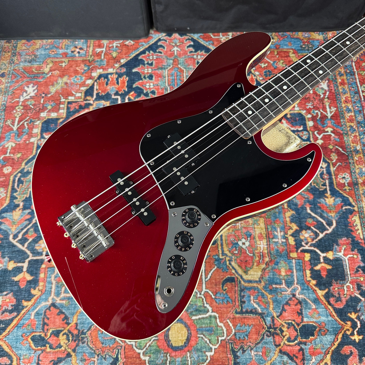 Fender Aerodyne Jazz Bass Model AJB Candy Apple Red MIJ - 2010
