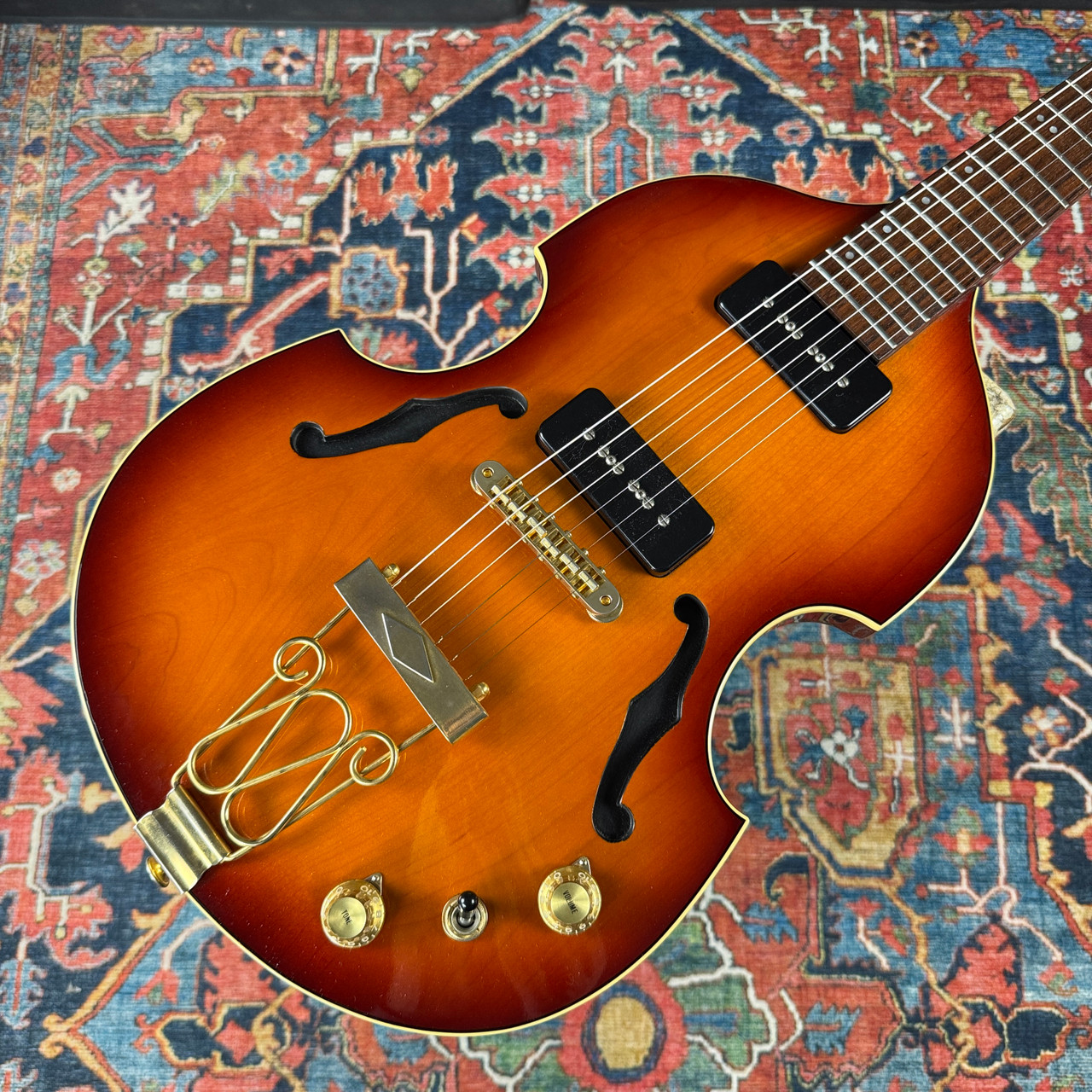 YAMAHA VG-Standard バイオリンギター 飛鳥モデル ASKAモデル】YAMAHA VG-STANDARD エレキギター 飛鳥モデルのギター