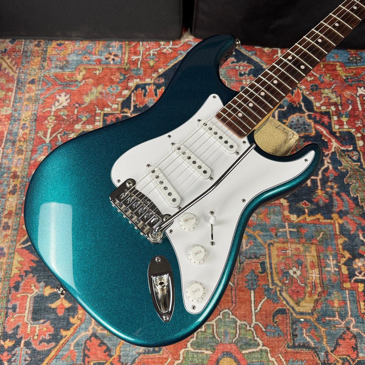 Video* G&L USA Fullerton Standard Legacy Stratocaster SSS Custom