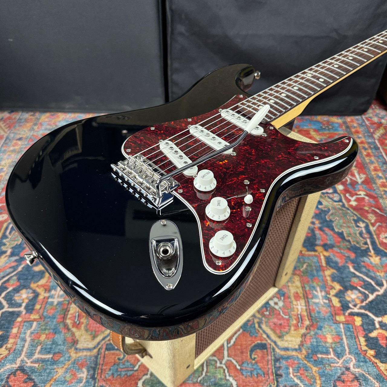 Fender Hybrid II 60's Stratocaster Black w/Tortoise Guard Alder - 2022