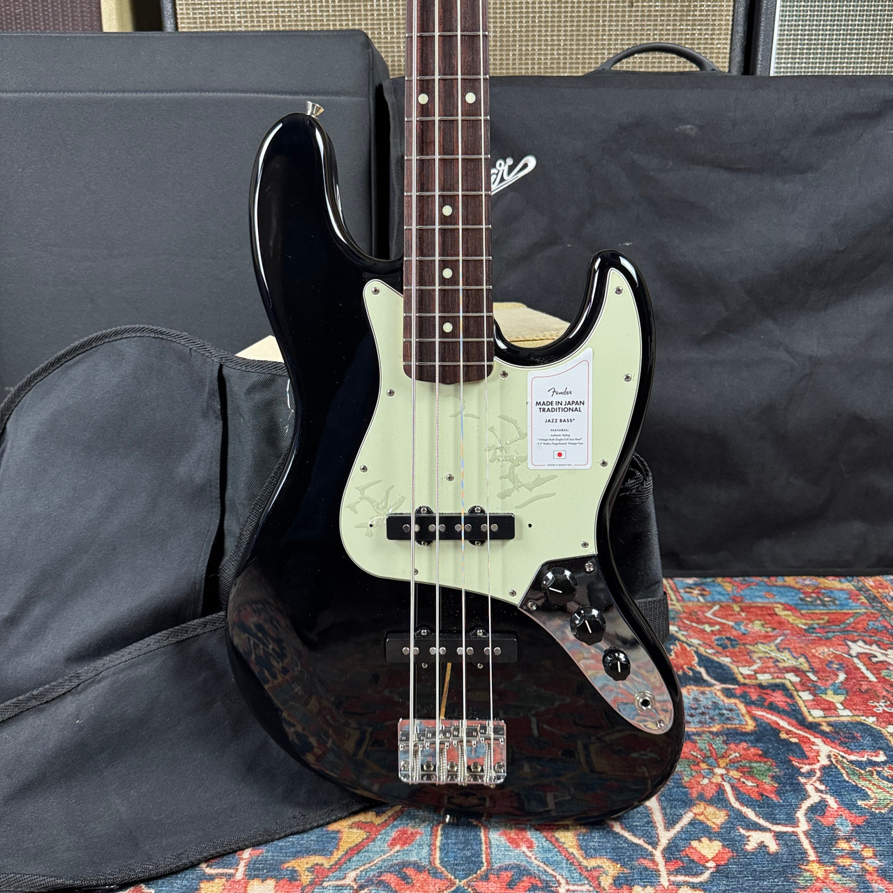 ベース Fender Traditional II 60s Jazz Bass Fender Traditional II 60s Jazz Bass Tuxedo - 2024