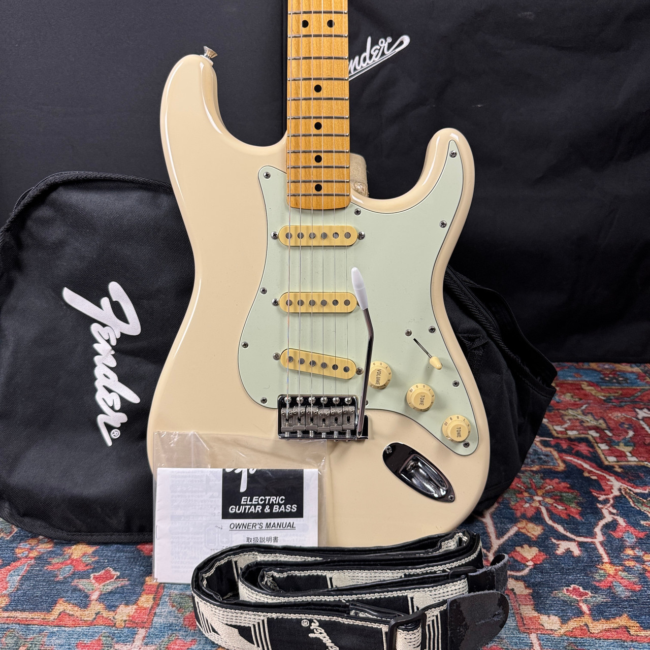Video* 1968 Fender Stratocaster Reissue Model ST68-92TX Made in