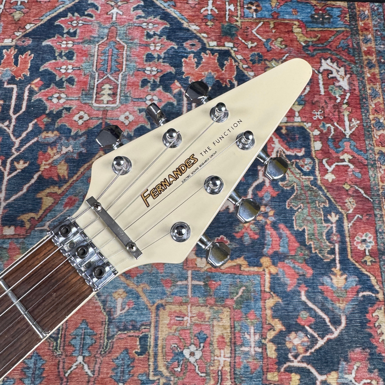 FERNANDES BSV-70 Flying-V 日本製 Fernandes Flying V Model BSV-70 Short Scale Heavy Metal Version - 1985