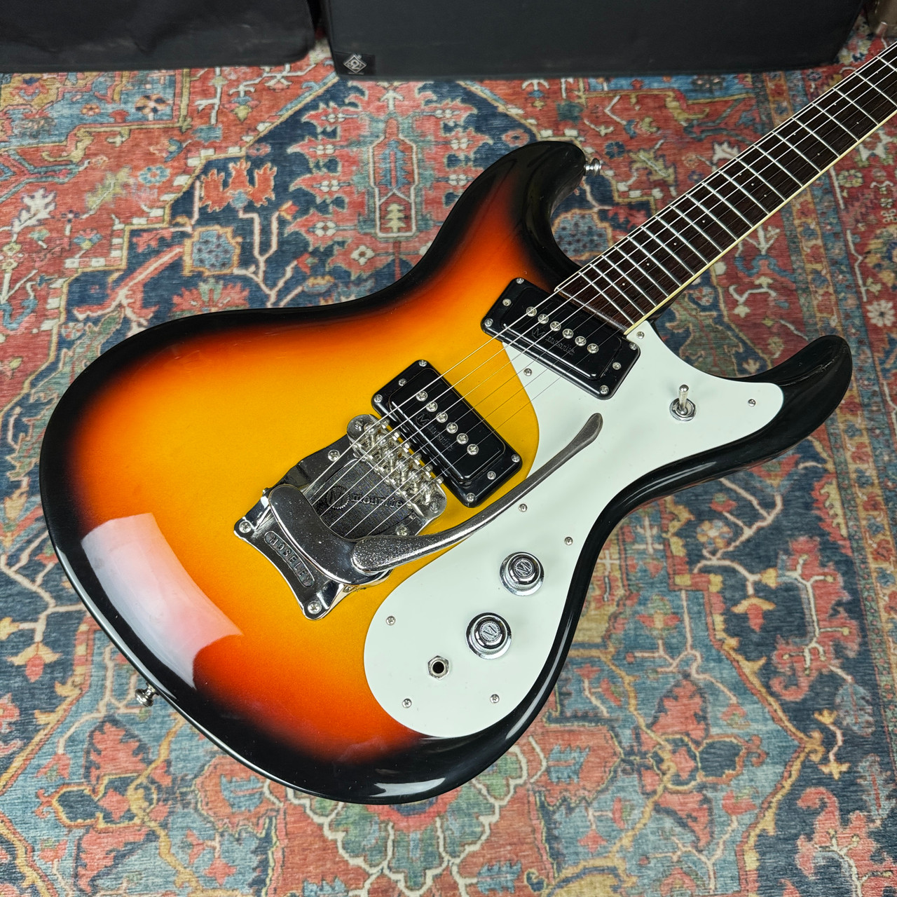 Mosrite Super Excellent '65 MKI Kurukumo 3 Tone Sunburst MIJ - 1990's