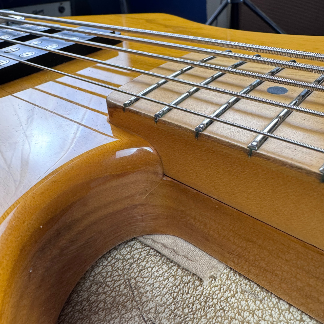 G&L 5-String Bass Model L-2500 USA Pickups Made in Japan Fujigen