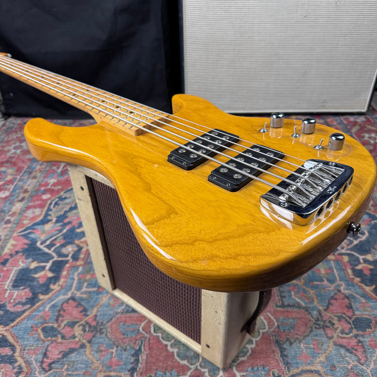 G&L 5-String Bass Model L-2500 USA Pickups Made in Japan Fujigen