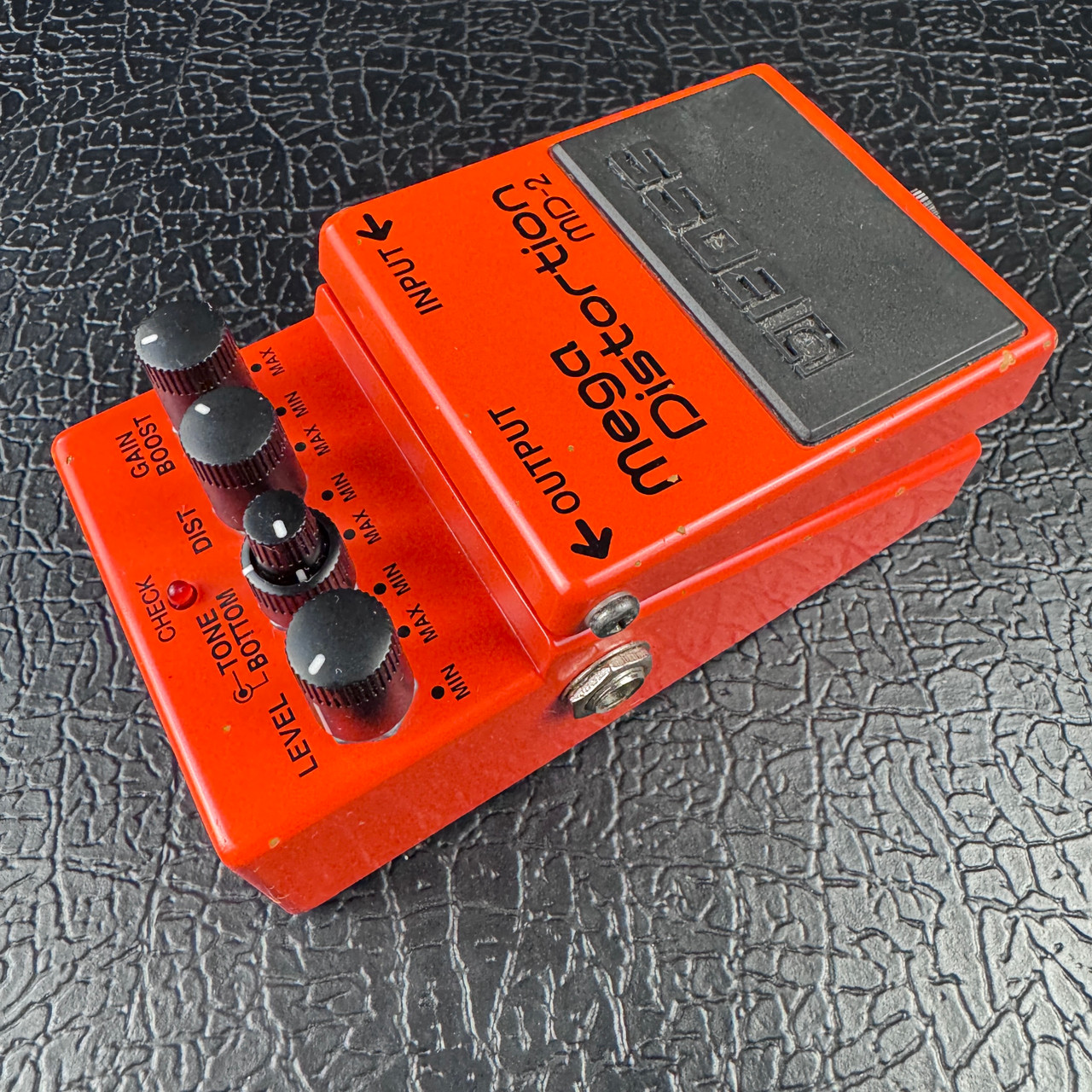 Boss Mega Distortion MD-2