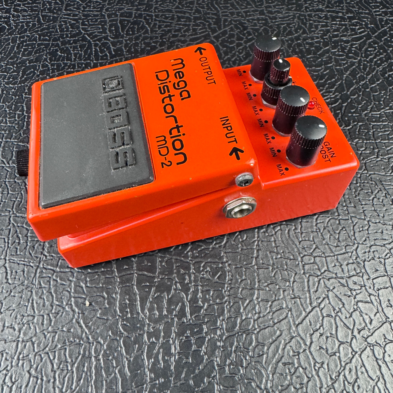 Boss Mega Distortion MD-2