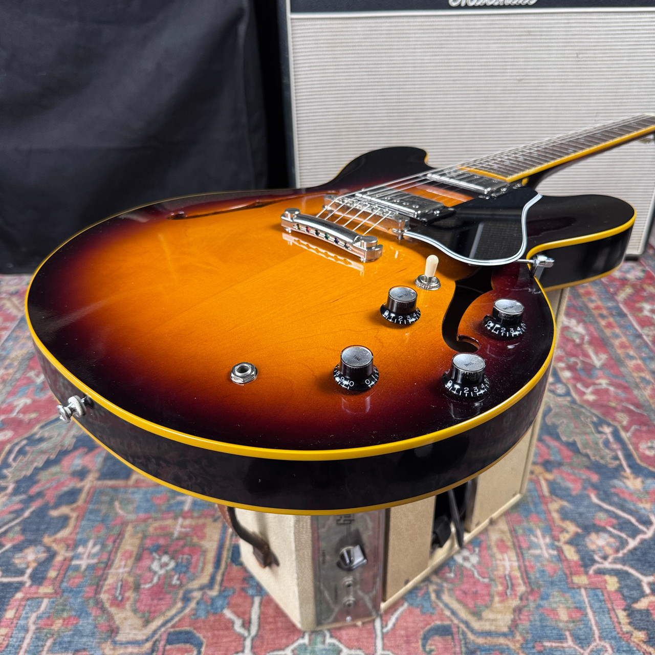 Edwards by ESP E-SA-125LTS セミアコタイプ Edwards by ESP E-SA-125LTS Lacquer Carved Solid Maple Top and Back