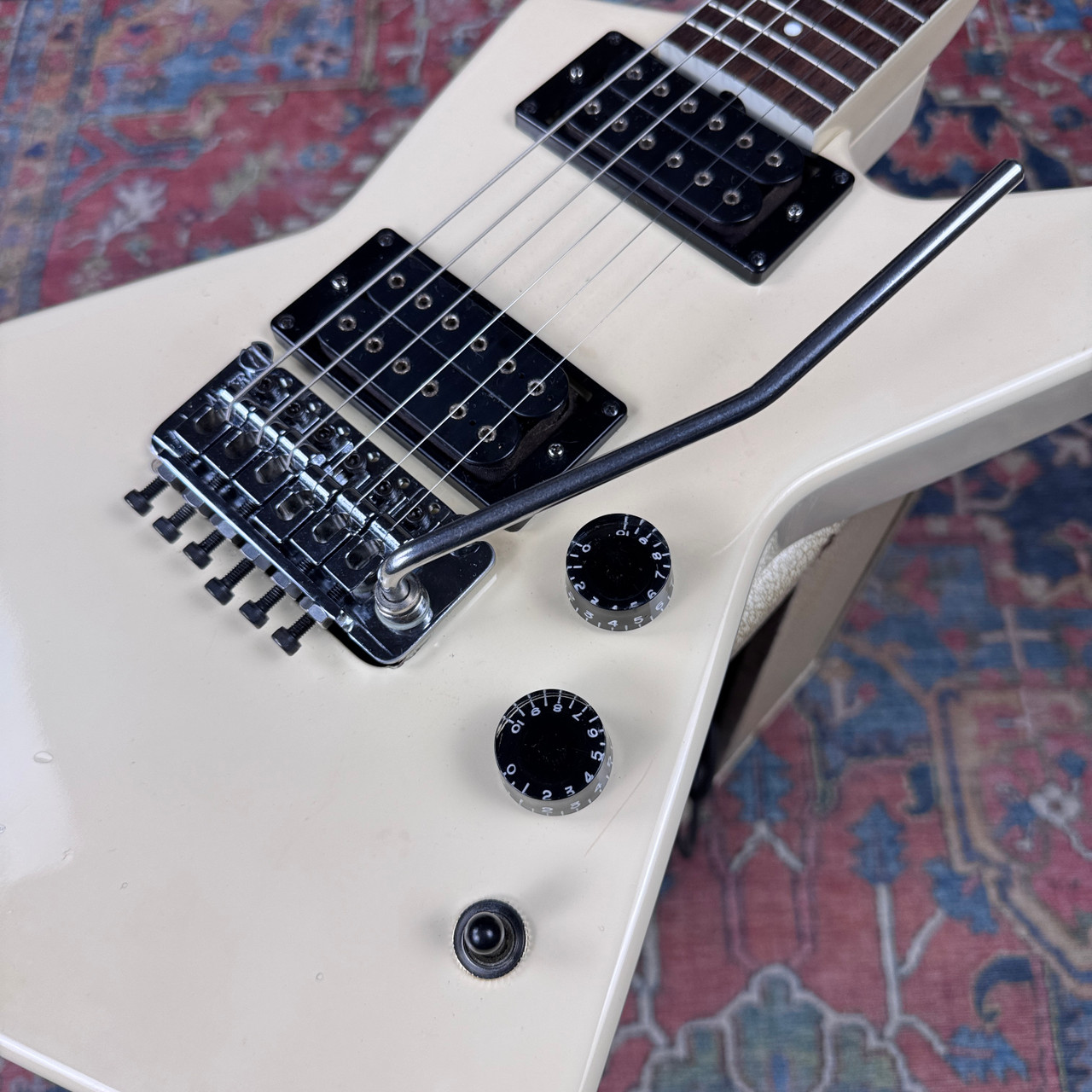 FERNANDES VRGジャパンヴィンテージ Fernandes Explorer Model BX-60 
