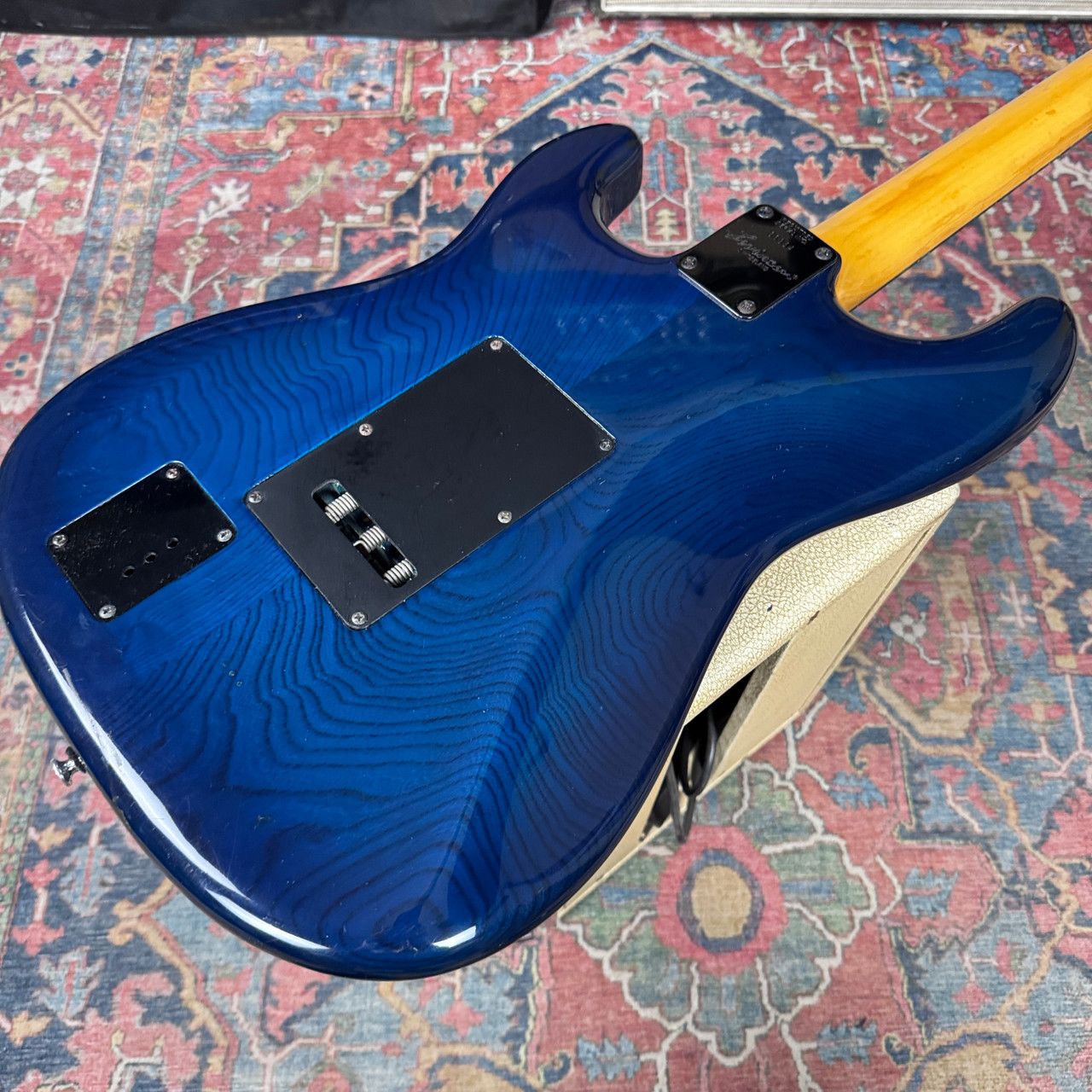 Levinson Blade R4 Falcon Tremolo Made in Switzerland Ocean Blue