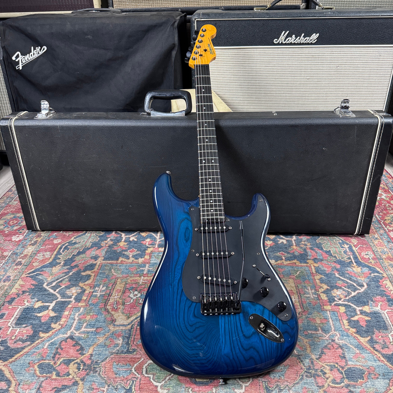 Levinson Blade R4 Falcon Tremolo Made in Switzerland Ocean Blue