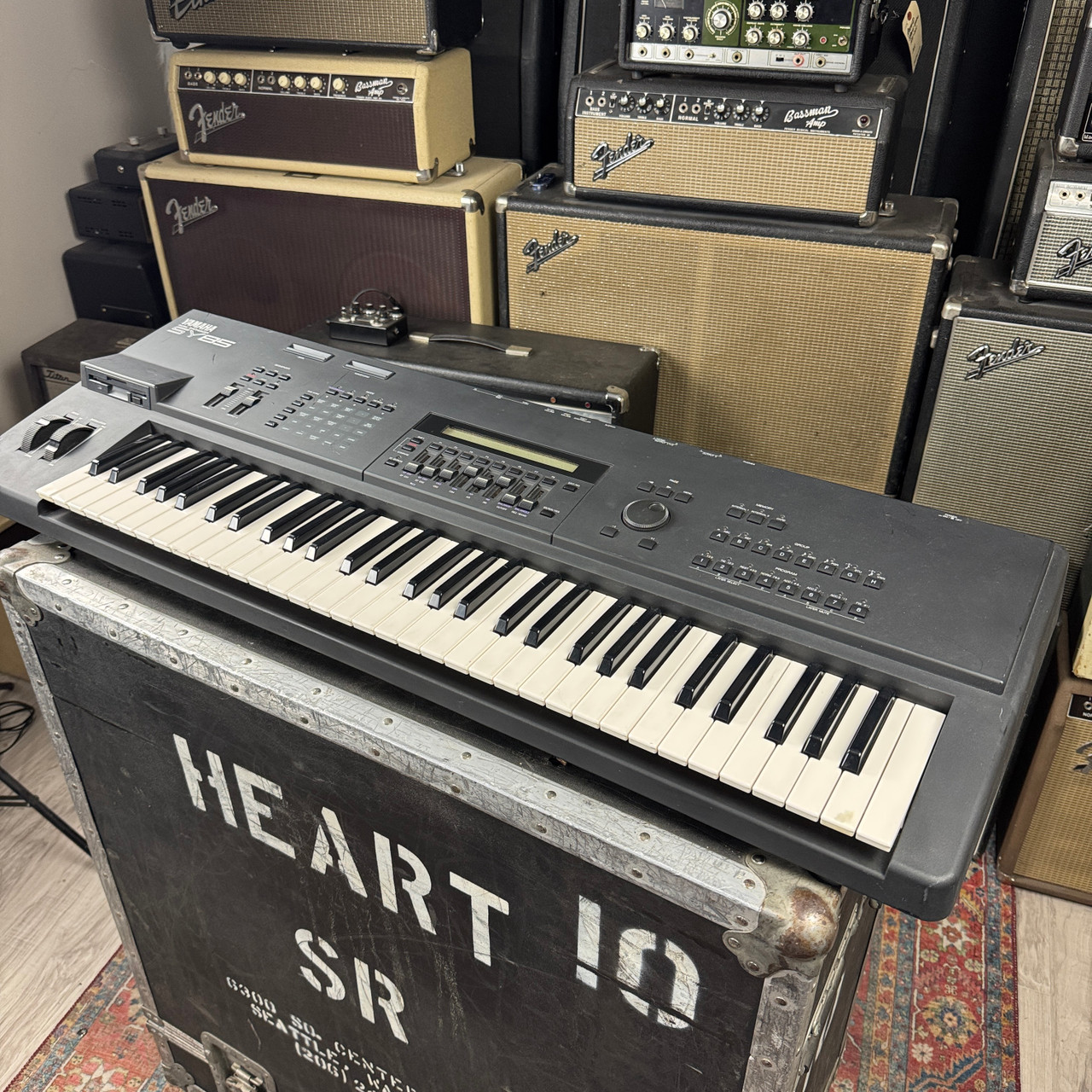 Yamaha SY85 Digital Music Synthesizer - 1990's