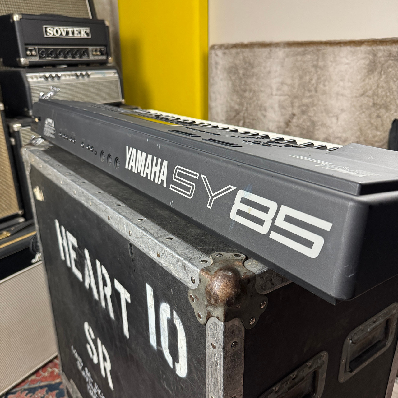 Yamaha SY85 Digital Music Synthesizer - 1990's