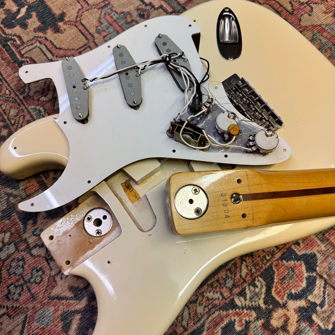 Fernandes Revival Series '76 Stratocaster RST-50-W Olympic White