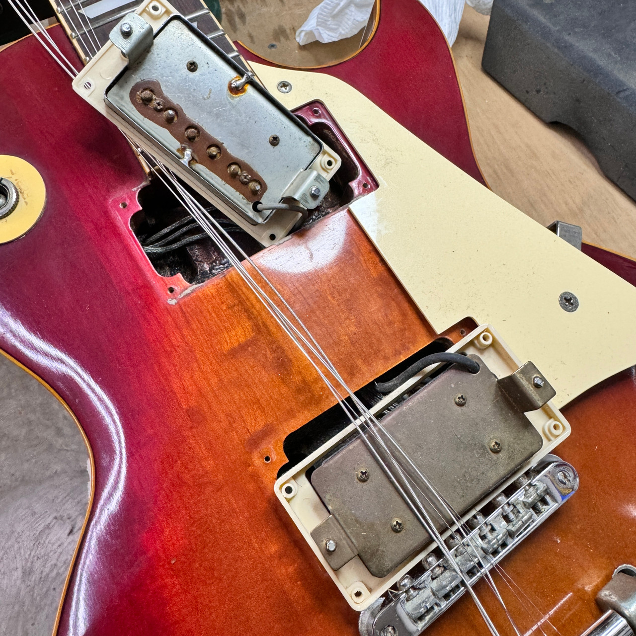 YAMAHA　SL-380　75s Yamaha SL380 Studio Lord Les Paul Style w/Vibrato 1977