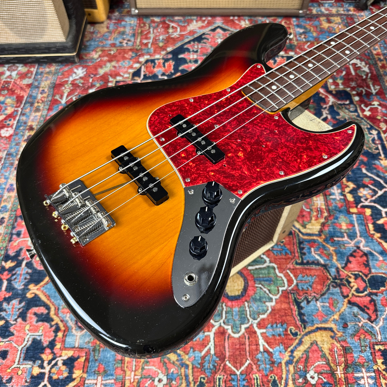 Fender Jazz Bass ダークブラウン Fender_jazz_1976_1024x1024.png