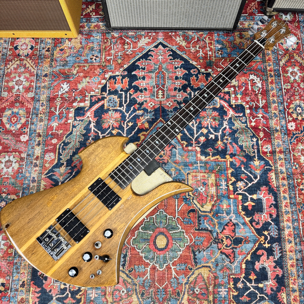 美品 B.C. Rich Mockingbird Bass スルーネック ベース B.C.Rich Heritage Classic Mockingbird Bass - ギター・楽器買取の