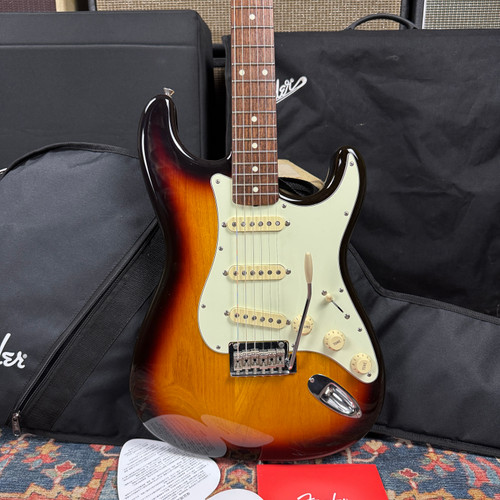 Fender Hybrid 60's Stratocaster w/USA Vintage '57-'62 Pickups - 2020