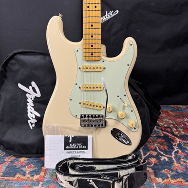 Video* 1968 Fender Stratocaster Reissue Model ST68-92TX Made in