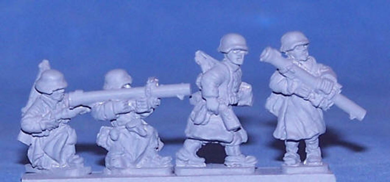 PIG080560 - GERMAN GREATCOAT PANZERSHREKE