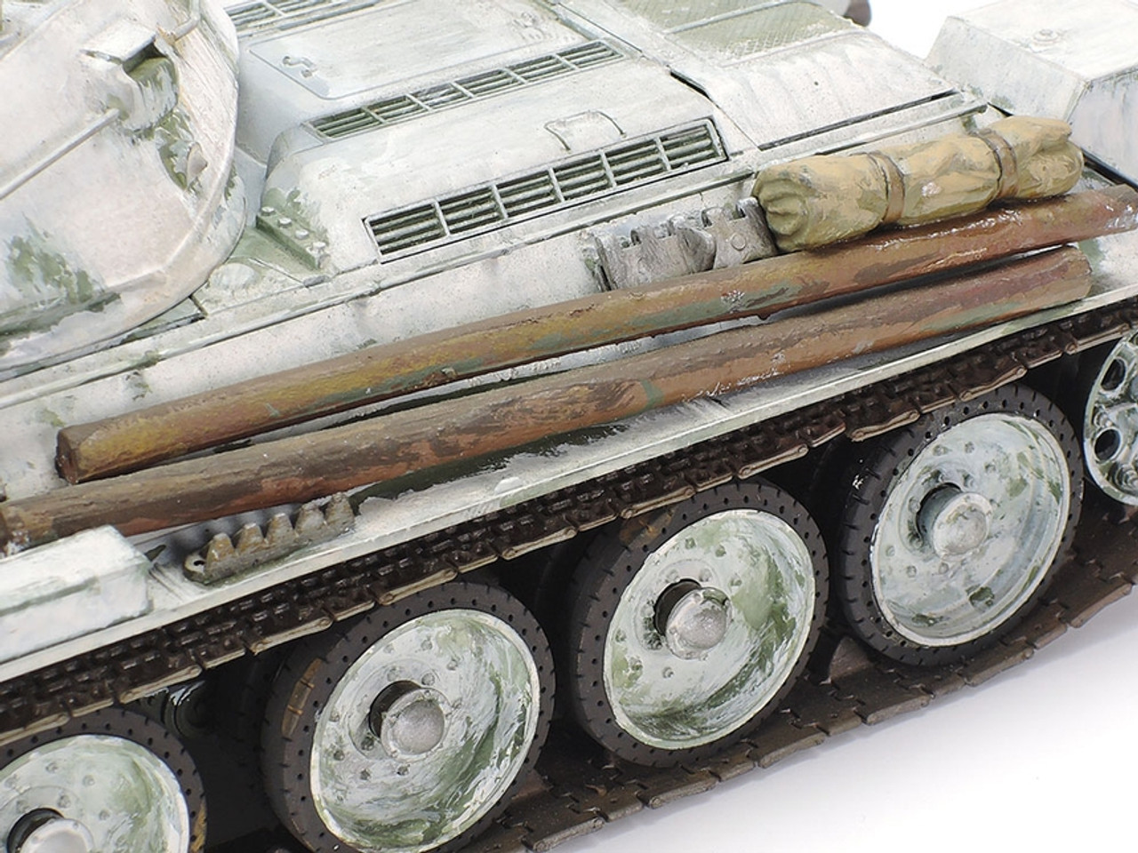 1/35 Russian Tank T34/76 1942 Production Model - Tamiya 35049