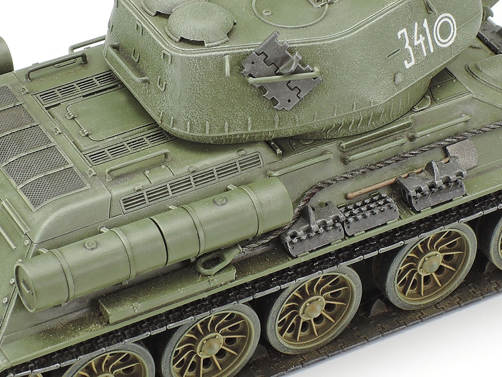 1/48 Russian Medium Tank T-34-85 - 32599 - Brookhurst Hobbies