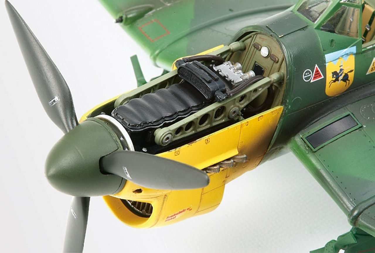 1/48 Junkers JU87 B-2 Stuka with Bomb Loading Set - 37008
