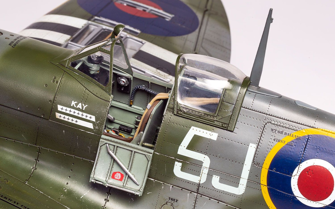 1/24 Supermarine Spitfire Mk.IXc - A17001 - Brookhurst Hobbies