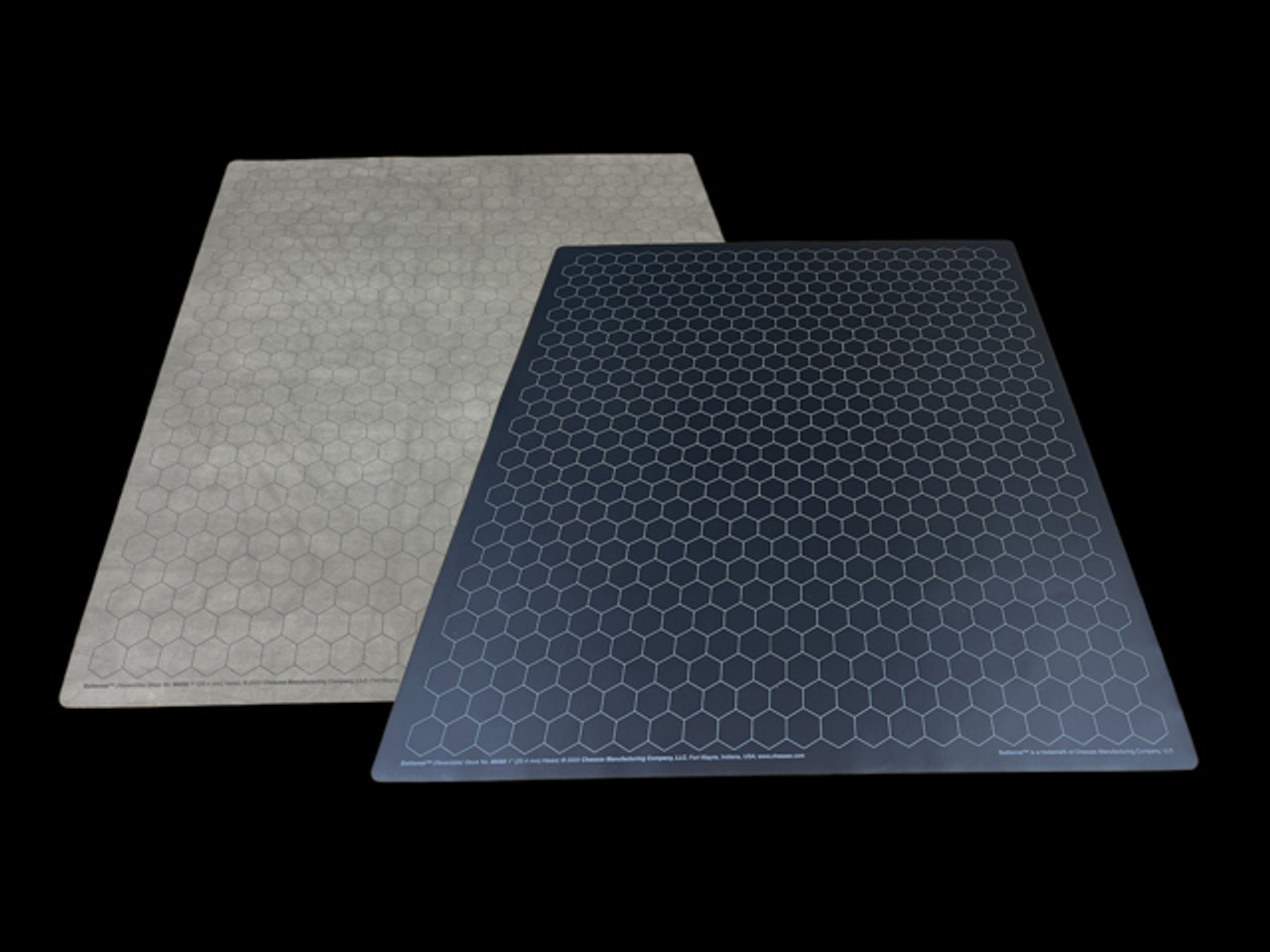 96680 - Battlemat™ 1" Reversible Black-Grey Hexes (23 ½" x 26" Playing Surface)