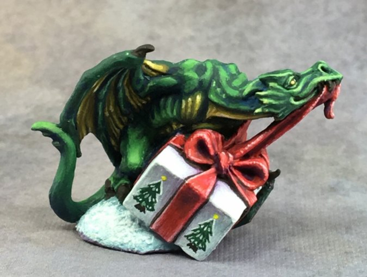 01593 - CHRISTMAS WRAPPING DRAGON