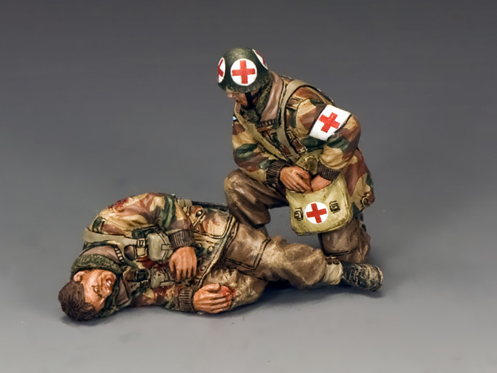 KACMG056(P) - "Medic & Wounded Para"