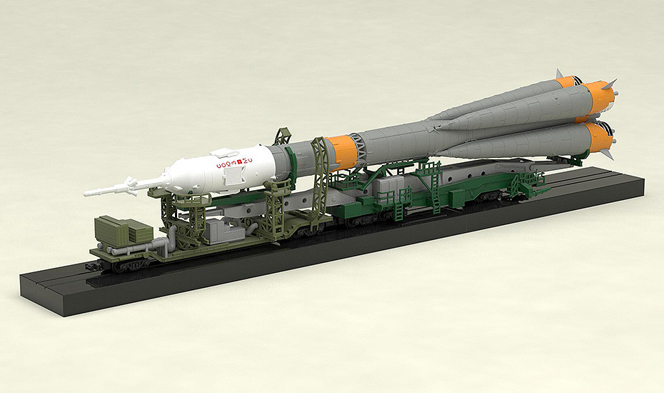 1/150 Plastic Model Soyuz Rocket & Transport Train - MODEROID