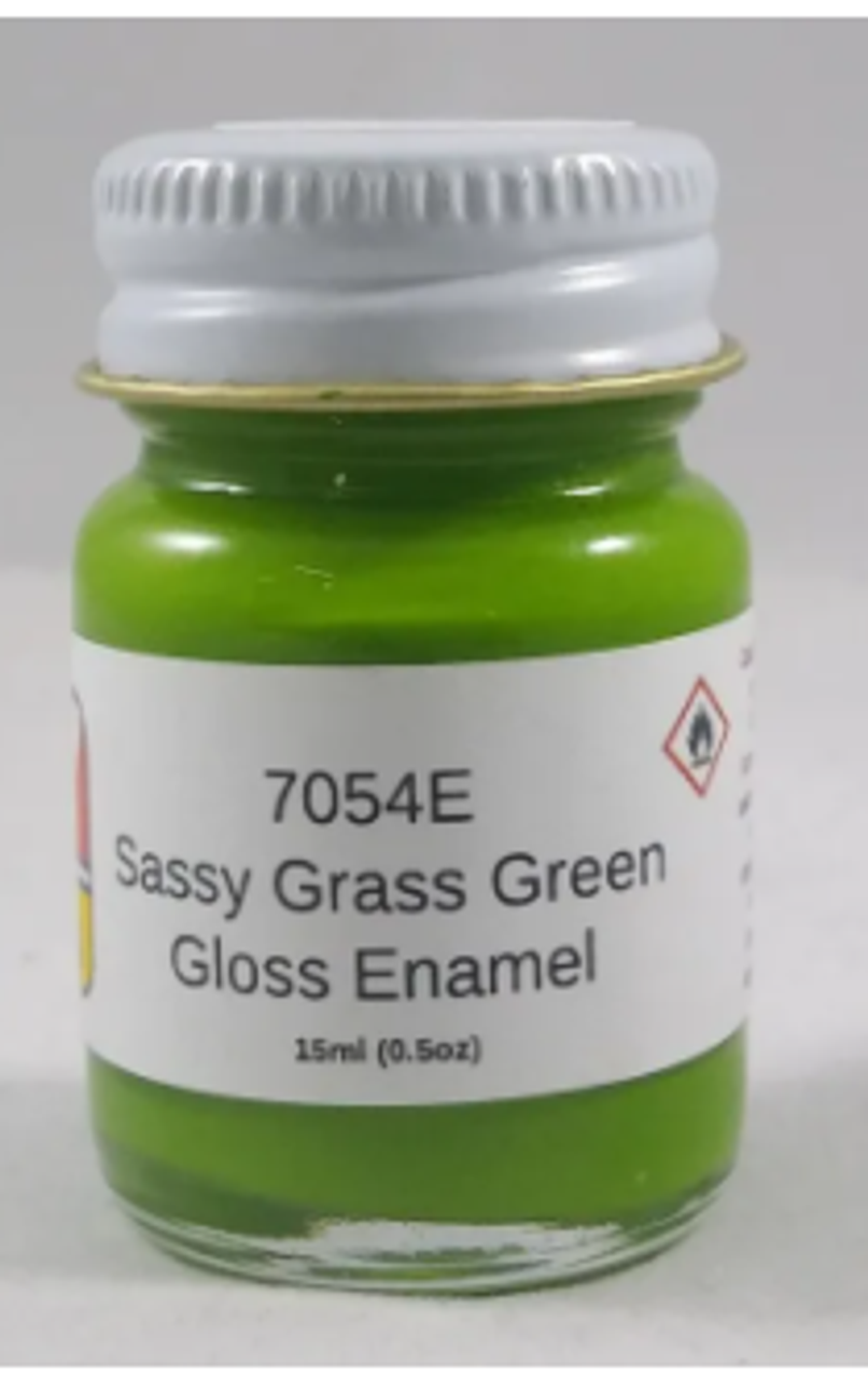 7054E Sassy Grass Green - Gloss