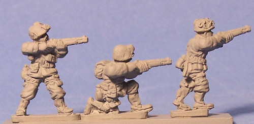 PIG080382 - US PARA RIFLES FIRING PIG080382 - US PARA RIFLES FIRING