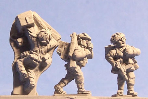 PIG080492 - BRITISH LATE WAR RADIO MEN