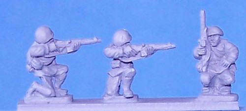 PIG080661 - RUSSIAN SVT RIFLES KNEELING PIG080661 - RUSSIAN SVT RIFLES KNEELING
