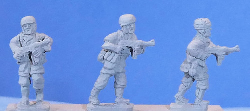 PIG080704 - GERMAN PARA SMG ADVANCING PIG080704 - GERMAN PARA SMG ADVANCING